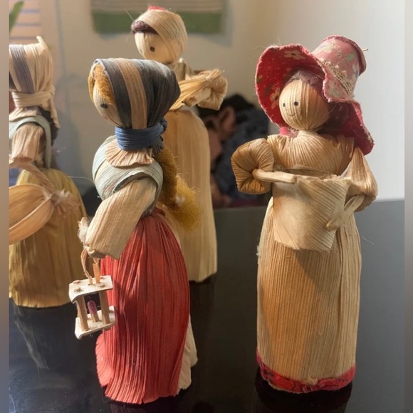 Vintage Hand Made detailed Czech Corn Husk Dolls interesting looking home decor - Picture 5 of 6
